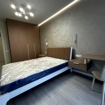 Володимира Навроцького вул., 37