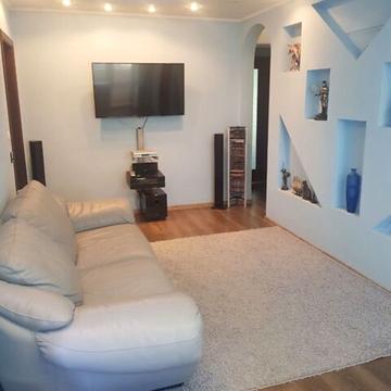 Дмитра Яворницького просп. (Карла Маркса), 10