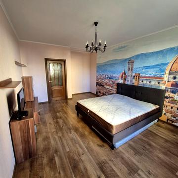 Воскресенська вул., 14-Б