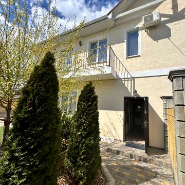 Зелена вул., 1