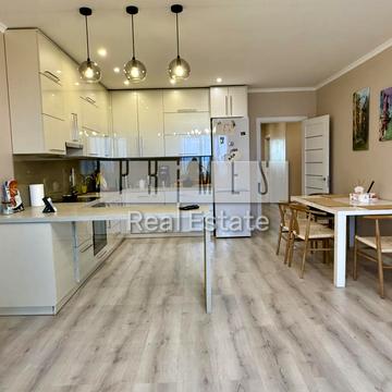 Новомостицька вул., 15