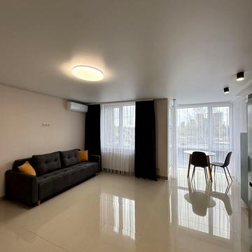 Олега Мудрака вул. (Генерала Наумова), 1-Б