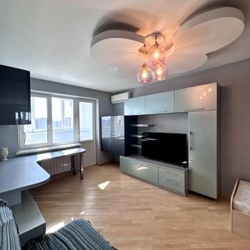 Срібнокільська вул., 22