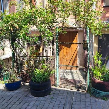 Новосельського вул., 50