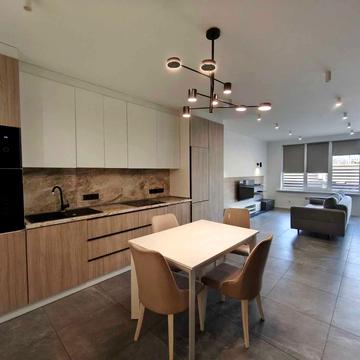 Леонтовича вул., 23