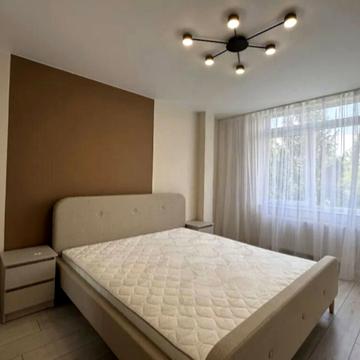 Андрія Сахарова вул., 10