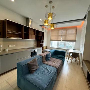 Андрія Верхогляда вул. (Михайла Драгомирова), 7