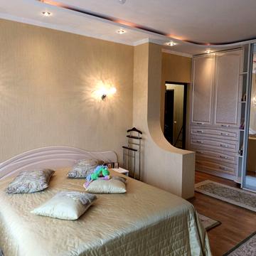 Івана Франка вул., 6