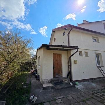 Грузинська вул., 27