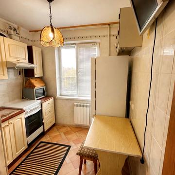 Прирічна вул., 17