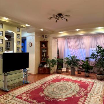 Старонаводницька вул., 4