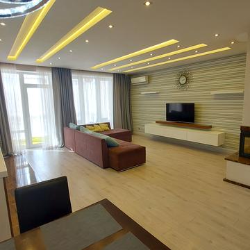 Івана Кавалерідзе вул., 5