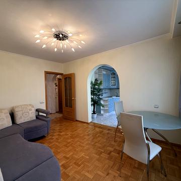 Кожумяки вул. (Кожемяки), 1