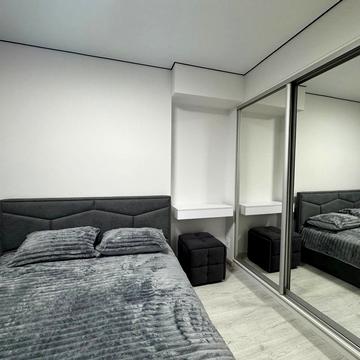 Літературна вул., 8