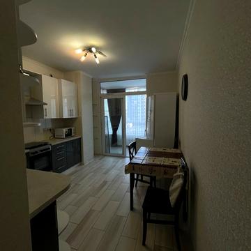 Малоголосківська вул., 12-Б