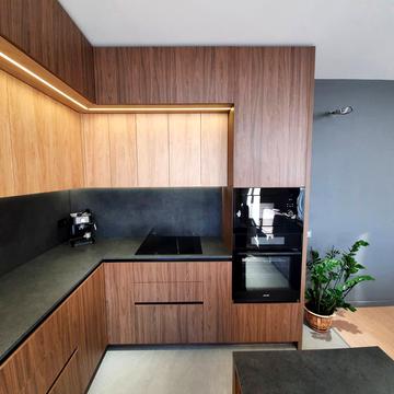 Лесі Українки вул., (Будинок 1)