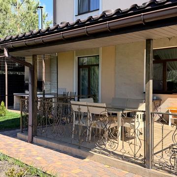 Одеська вул., 17а