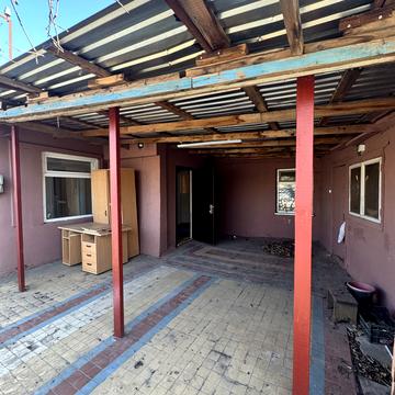 Сільська вул., 27