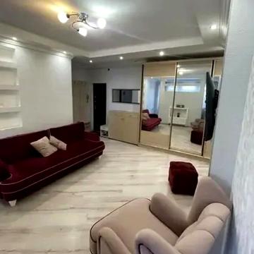 Святотроїцька вул., 94