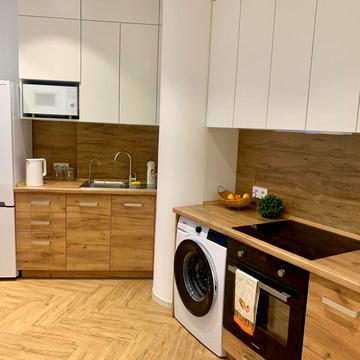 Федора Ернста вул., 16