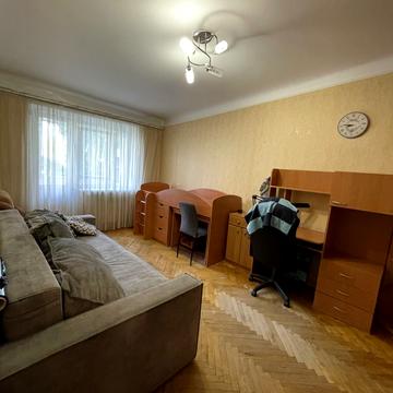 Смілянська вул., 3