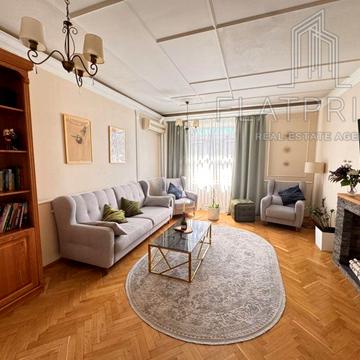 Миколи Міхновського бульв. (Дружби народів), 9