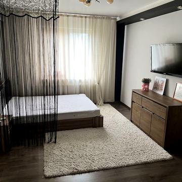 Григорія Ващенка вул., 1