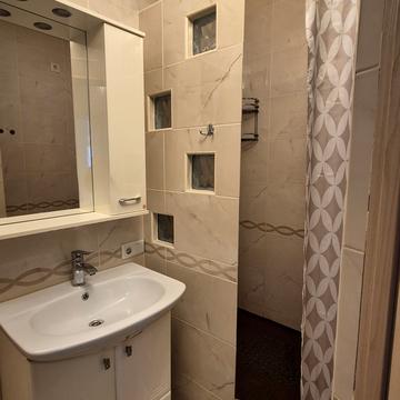 Захисників України вул. (1-го Травня), 1г