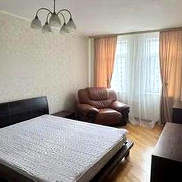 Олександра Мишуги вул., 2