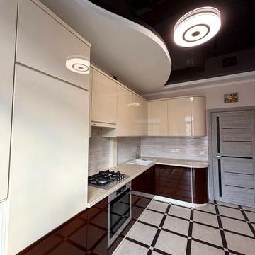 Василя Стуса вул., (Будинок 4)