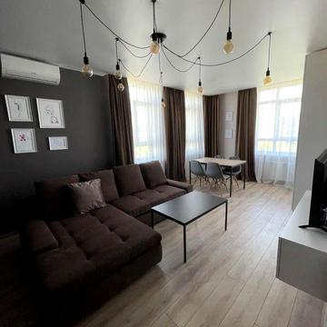 Миколи Гулака вул., 4