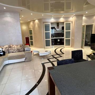 Літературна вул., 1а