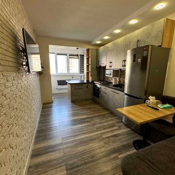 Дмитра Яворницького вул. (), 11