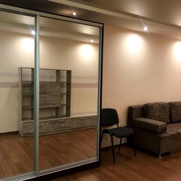 Середньофонтанська вул., 26