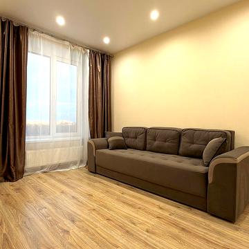 Героїв Небесної Сотні просп., 16/22