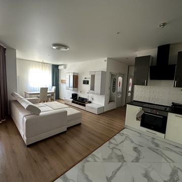 Наталії Ужвій вул., 12