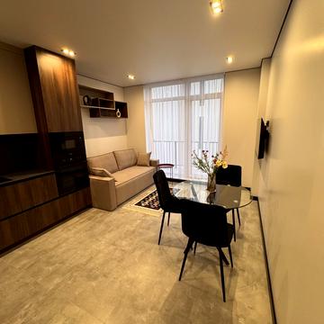 Володимира Навроцького вул., 37