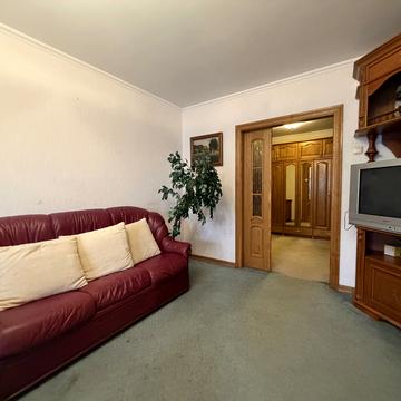 Срібнокільська вул., 20