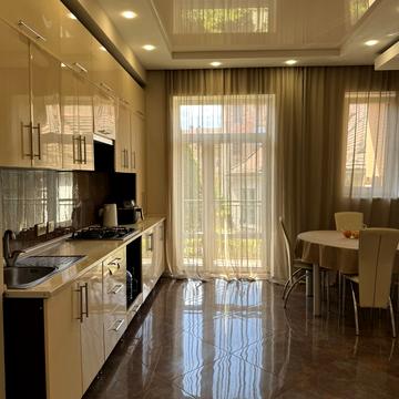 Михайла Лучкая вул., 16