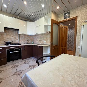 Фабрично-Заводська вул., 23