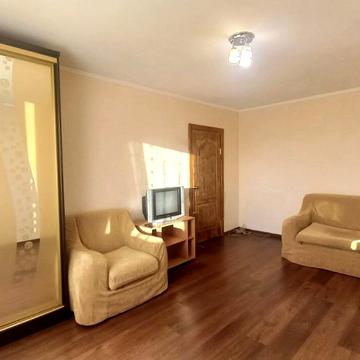 Лариси Руденко вул., 10-В