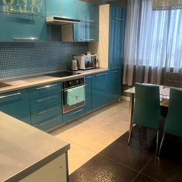 Феодосійська вул., 1