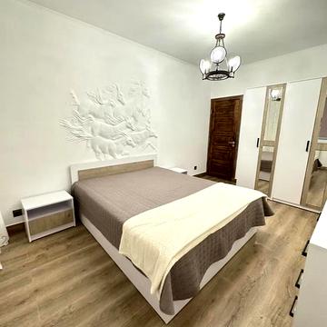 Андрія Сахарова вул., 14б