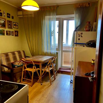 Ревуцького вул., 5