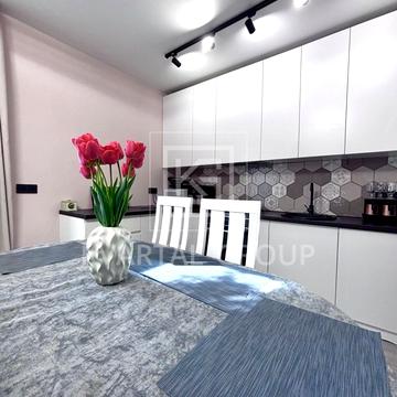 Весняна вул.