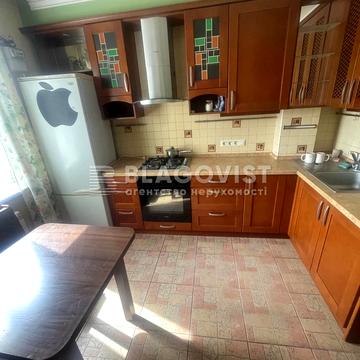 Сержа Лифаря вул. (Олександра Сабурова), 18