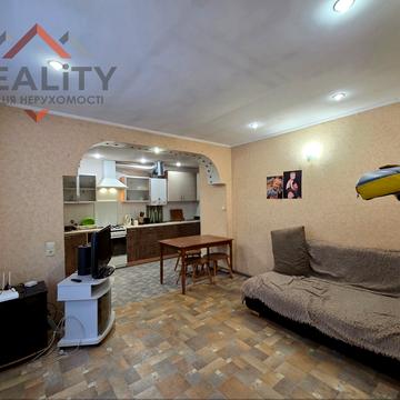 Вознесенська вул., 25