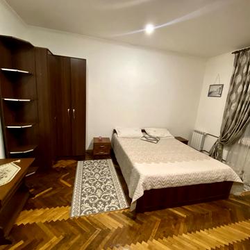 Личаківська вул. (), 122