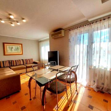 Михайла Котельникова вул., 13