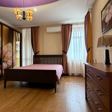 Лесі Українки бульв., 7-Б